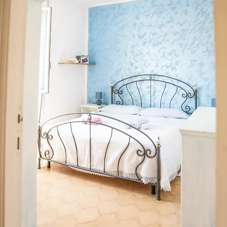 Casa A - Francesca بيت للعطل